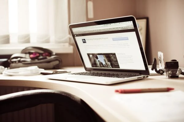 《知了故事的读后感20字》