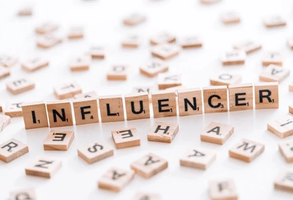 《数学故事里的智慧之光：当数字遇见人性》