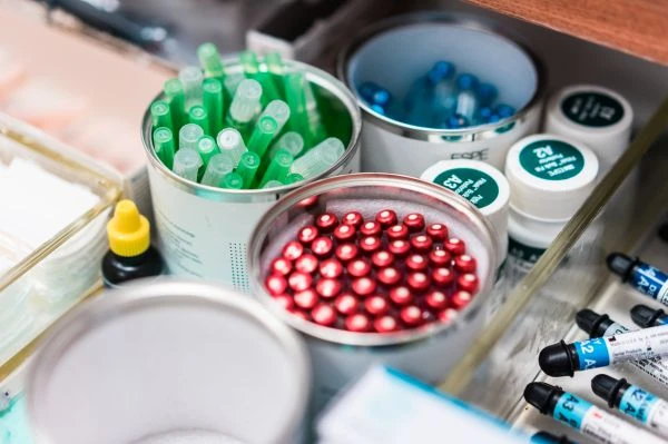 《企鹅小姐的南极奇遇：一部温暖人心的生命寓言》