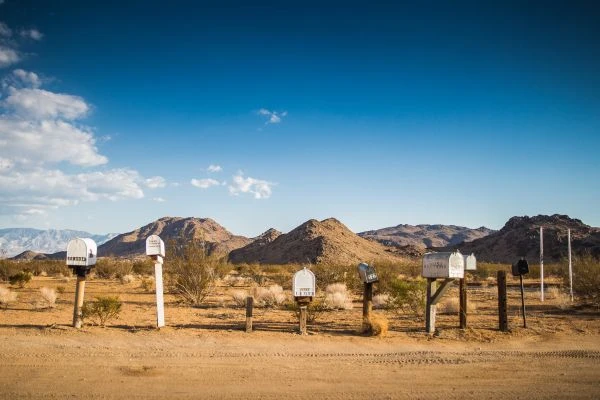 那些改变我们的小故事:平凡文字中的非凡力量