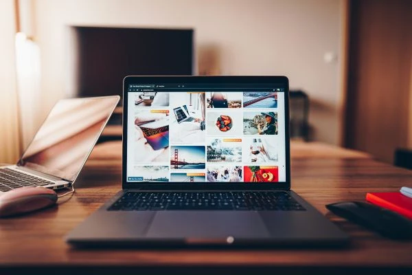 《到月亮上去:一个关于梦想、勇气与人类探索精神的永恒寓言》