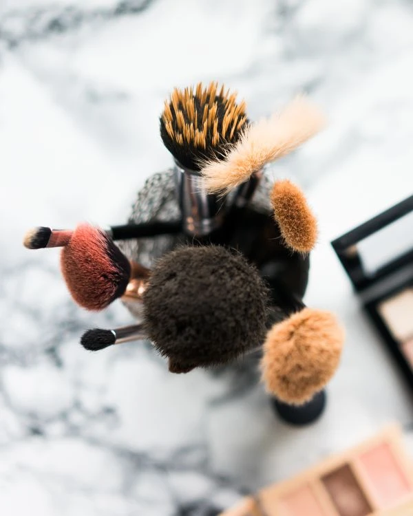 《龙女与红烛：一场跨越千年的东方浪漫主义觉醒》