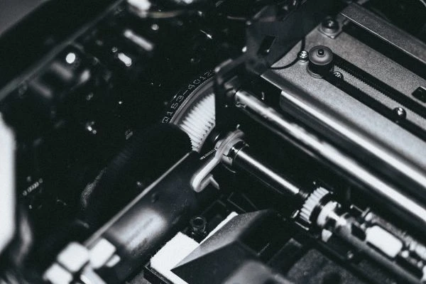 《关系青春的故事：当友情与爱情在成长路上交织》