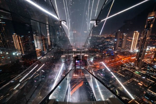 《关系青春的故事：当友情与爱情在成长路上交织》