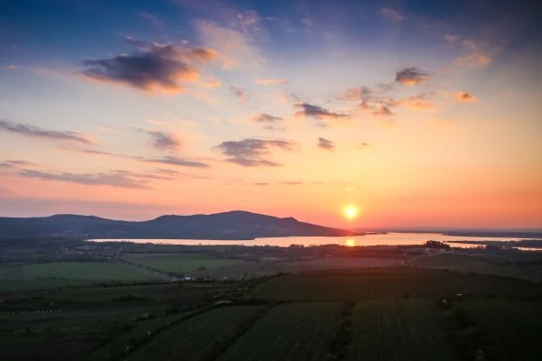 《从晏子使楚看智慧外交:一位春秋政治家的处世哲学》