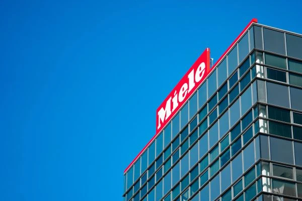 那些在疫情中闪耀的人性之光：抗疫故事带给我们的灵魂震撼